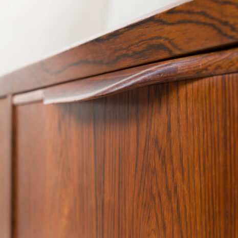 21017 Buffet en palissandre avec 4 tiroirs à droite sur pieds en épingle à cheveux-10 Rosewood sideboard with drawers on right side on hairpin legs scaled
