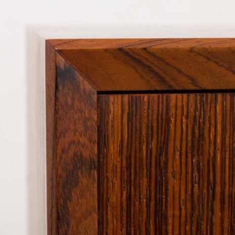 21017 Buffet en palissandre avec 4 tiroirs à droite sur pieds en épingle à cheveux-14 Rosewood sideboard with drawers on right side on hairpin legs scaled