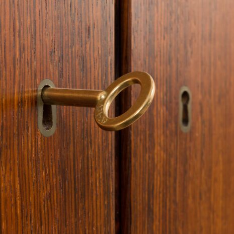 21017 Buffet en palissandre avec 4 tiroirs à droite sur pieds en épingle à cheveux-15 Rosewood sideboard with drawers on right side on hairpin legs scaled