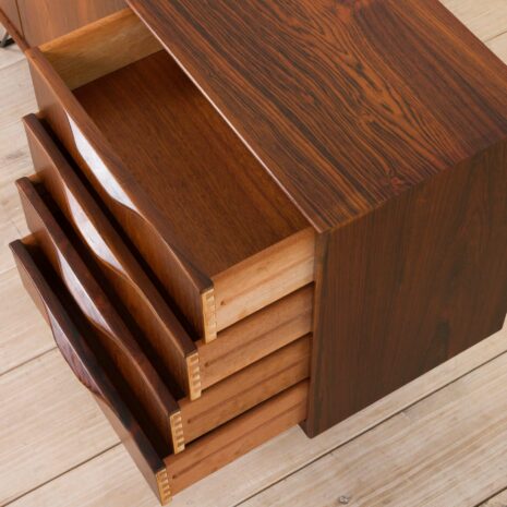 21017 Buffet en palissandre avec 4 tiroirs à droite sur pieds en épingle à cheveux-8 Rosewood sideboard with drawers on right side on hairpin legs scaled