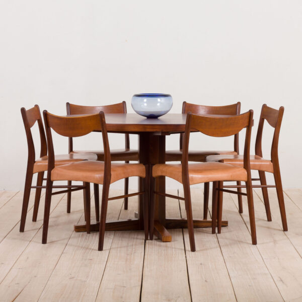 Large round extension dining table by John Mortensen for Heltborg Rosewood Denmark s  scaled