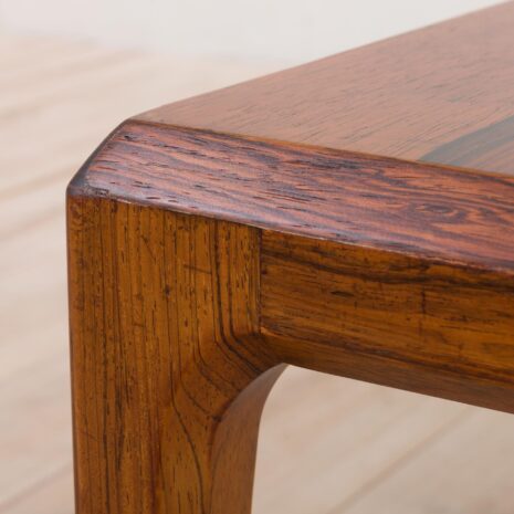 21046 Średniowieczny stolik kawowy z drewna różanego Johannesa Andersena dla CFC Silkeborg, lata 60-7 Mid Century Rosewood Coffee Table by Johannes Andersen for CFC Silkeborg s scaled
