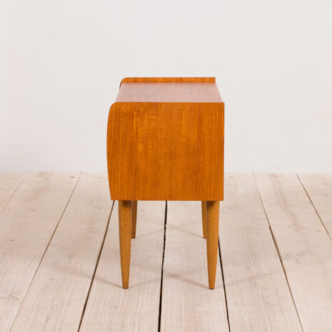 21061-vintage mid century small sideboard dresser-7 vintage mid century small sideboard dresser scaled