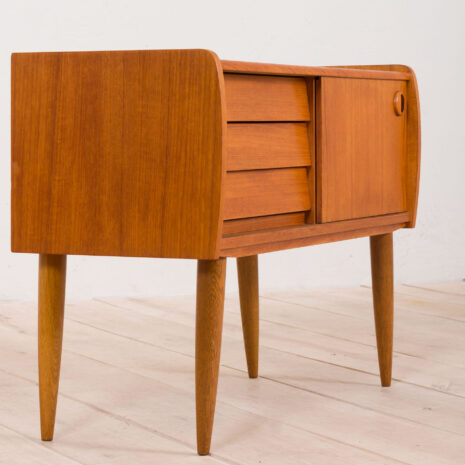 21061-vintage mid century small sideboard dresser-9 vintage mid century small sideboard dresser scaled