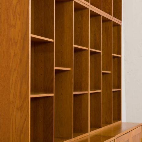 21068 Christian Hvidt oak wall unit for Søborg Møbelfabrik-9 Christian Hvidt oak wall unit for Soborg Mobelfabrik scaled
