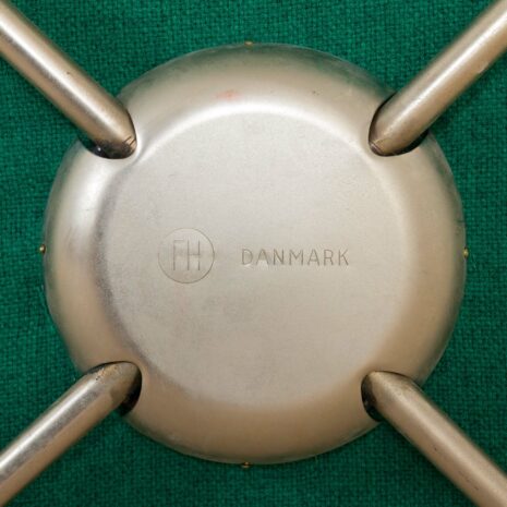 21083 Arne Jacobsen 3207 chair seriers 7 with teak armrests-12 Arne Jacobsen chair seriers with teak armrests scaled