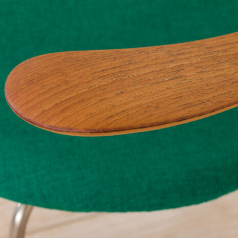 21083 Arne Jacobsen 3207 chair seriers 7 with teak armrests-9 Arne Jacobsen chair seriers with teak armrests scaled