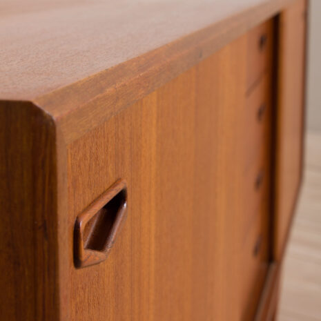 21106 - long teak sideboard -15 long teak sideboard scaled