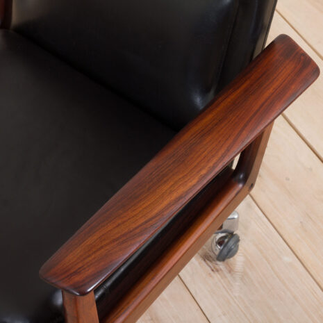 21118 Arne Vodder krzesło do biurka dla Sibast w drewnie różanym i czarnej skórze, Dania lata 60-te-12 Arne Vodder executive desk chair for Sibast in rosewood and black leather Denmark s scaled