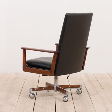 21118 Arne Vodder krzesło do biurka dla Sibast w drewnie różanym i czarnej skórze, Dania lata 60-te-3 Arne Vodder executive desk chair for Sibast in rosewood and black leather Denmark s scaled
