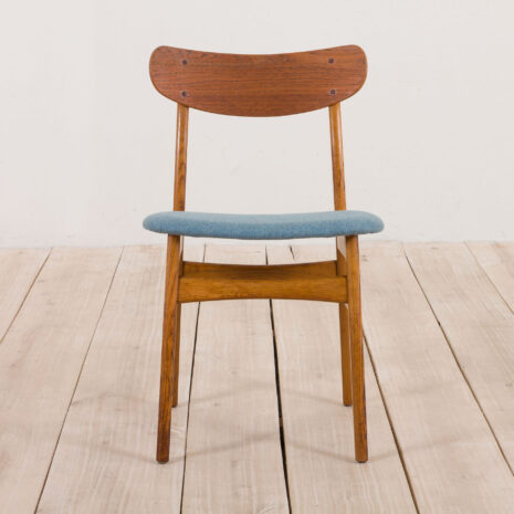 21048 Set of 4 oak chairs uldum z drewnianym oparciem-3 Set of oak chairs uldum z drewnianym oparciem scaled