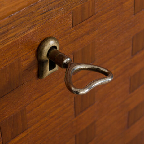 21130 Royal Cadovius teak wall unit with a secretary and glass cabinet and 6 shelves-8 Royal Cadovius teak wall unit with a secretary and glass cabinet and shelves scaled