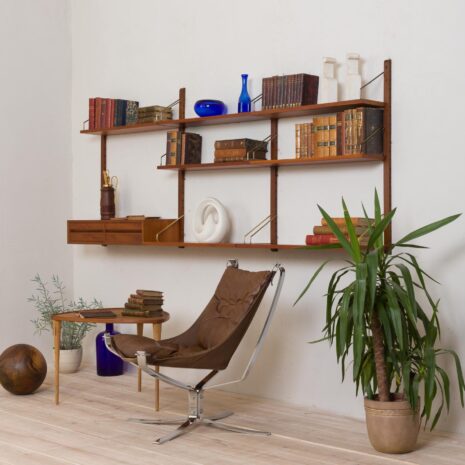 21131 Cadovius royal wall unit with small console and 8 shelves-2 Cadovius royal wall unit with small console and shelves scaled