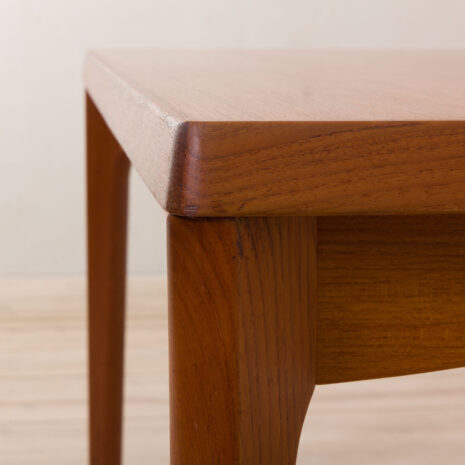 21134 Henning Kjaernulf stół wysuwany z drewna tekowego, Dania, lata 60. Henning Kjaernulf teak extension table Denmark s scaled