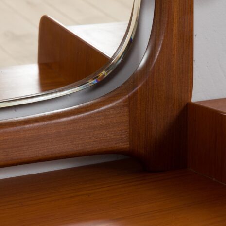 21157 Mid century Scandinavian teak vanity with adjustable mirrors and 5 shelves, 1950s-21 Mid century Scandinavian teak vanity with adjustable mirrors and shelves s scaled