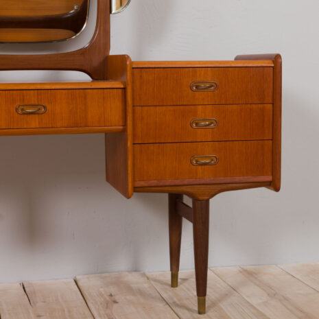 21157 Mid century Scandinavian teak vanity with adjustable mirrors and 5 shelves, 1950s-22 Mid century Scandinavian teak vanity with adjustable mirrors and shelves s scaled