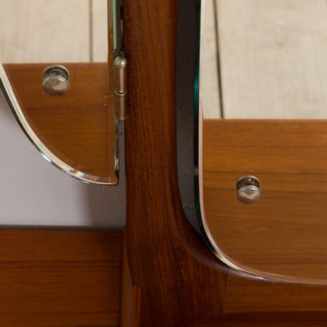 21157 Mid century Scandinavian teak vanity with adjustable mirrors and 5 shelves, 1950s-6 Mid century Scandinavian teak vanity with adjustable mirrors and shelves s scaled