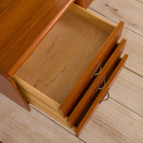 21157 Mid century Scandinavian teak vanity with adjustable mirrors and 5 shelves, 1950s-7 Mid century Scandinavian teak vanity with adjustable mirrors and shelves s scaled