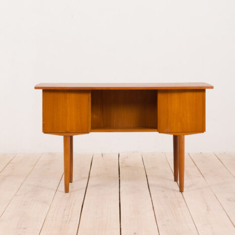 21164 Duńskie biurko wolnostojące z drewna tekowego z połowy wieku z 3 szufladami i szafką-6 Danish mid century teak free standing desk with drawers and cabinet scaled