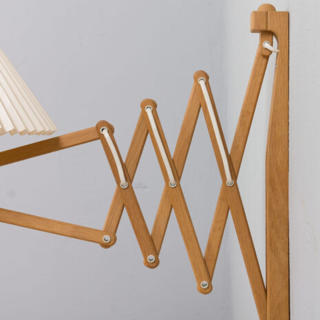 21172 Le Klint lampe murale à ciseaux d'Erik Hansen-5 Le Klint scissor wall lamp by Erik Hansen scaled