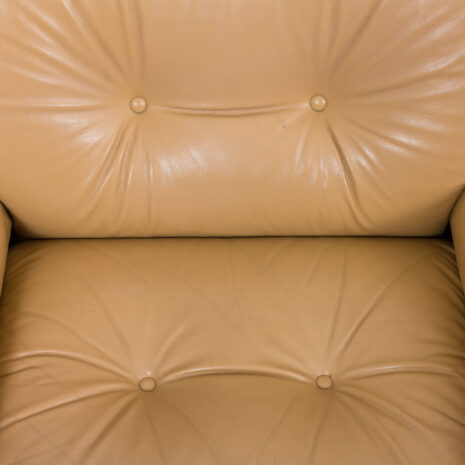 21175 Pair of Italian Mobil Girgi lounge chairs in tan leather, 1970s-12 Pair of Italian Mobil Girgi lounge chairs in tan leather s scaled