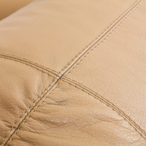 21175 Pair of Italian Mobil Girgi lounge chairs in tan leather, 1970s-13 Pair of Italian Mobil Girgi lounge chairs in tan leather s scaled