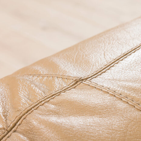 21175 Pair of Italian Mobil Girgi lounge chairs in tan leather, 1970s-15 Pair of Italian Mobil Girgi lounge chairs in tan leather s scaled