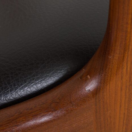 21176 Pair of teak chairs in black aniline leather, Arne Vodder, 1960s-16 Pair of teak chairs in black aniline leather Arne Vodder s scaled