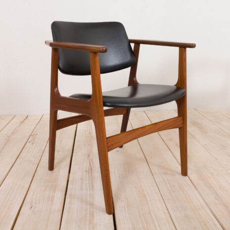21176 Pair of teak chairs in black aniline leather, Arne Vodder, 1960s-17 Pair of teak chairs in black aniline leather Arne Vodder s scaled