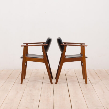 21176 Pair of teak chairs in black aniline leather, Arne Vodder, 1960s-6 Pair of teak chairs in black aniline leather Arne Vodder s scaled