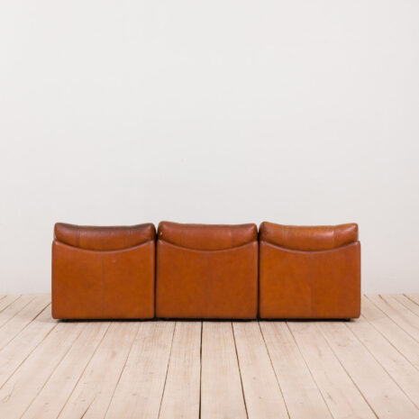 21177 Poltrona Frau for Studio 54 vintage sofa in thick aniline cognac leather, 1970s-4 Poltrona Frau for Studio vintage sofa in thick aniline cognac leather s scaled