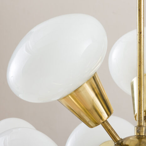 21179 Kamienicy Senov lampa sputnik z mosiądzu i opalowego białego szkła, Czechy, lata 60-7 Kamienicy Senov brass and opaline white glass sputnik lamp Czech s scaled