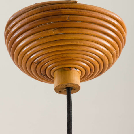 21182 Para bambusowych rattanowych wisiorków Gabriella Crespi z mosiądzu, lata 1970-9 Pair of Gabriella Crespi Bamboo Rattan pendants with brass s scaled
