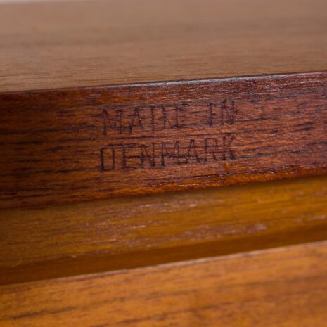 21186 Royal Cadovius 3 bay wall unit with 3 cabinets and 9 shelves, 1960s-18 Royal Cadovius bay wall unit with cabinets and shelves s scaled