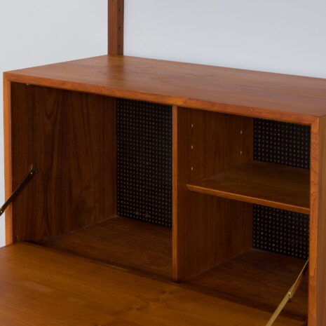 21187 Cadovius wall unit with a secretary desk and 3 shelves-11 Cadovius wall unit with a secretary desk and shelves scaled