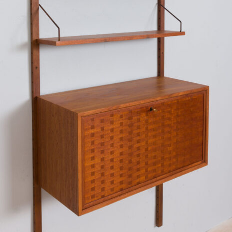 21187 Cadovius wall unit with a secretary desk and 3 shelves-8 Cadovius wall unit with a secretary desk and shelves scaled