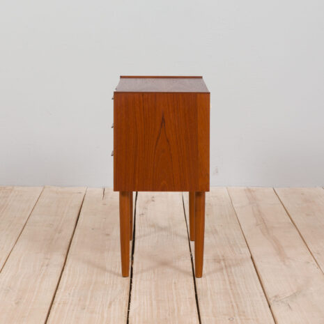 21072 Danish dresser nightstand entry chest of 3 drawers by J.C. Møbler Hedehusene-5 Danish dresser nightstand entry chest of drawers by J