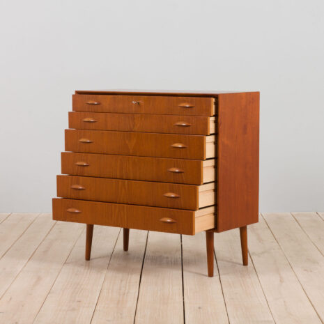 21205 Duńska komoda z drewna tekowego w stylu vintage z uchwytami w kształcie migdałów, 60s-1-4 Danish vintage teak chest of drawers with almond shaped handles s scaled