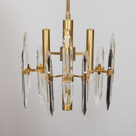 21218 Para włoskich żyrandoli Gaetano Sciolari z połowy wieku z mosiądzu i kryształów, lata 1960, 70-3 Pair of Italian mid century Gaetano Sciolari chandeliers in brass and crystals s s scaled