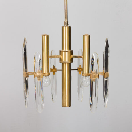 21218 Para włoskich żyrandoli Gaetano Sciolari z połowy wieku z mosiądzu i kryształów, lata 60. 70-4 Pair of Italian mid century Gaetano Sciolari chandeliers in brass and crystals s s scaled