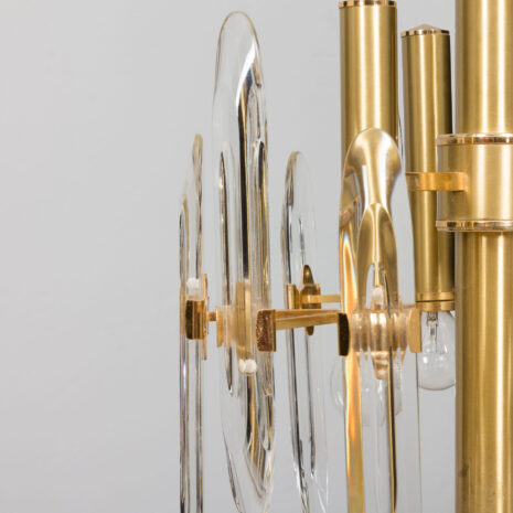 21218 Para włoskich żyrandoli Gaetano Sciolari z połowy wieku z mosiądzu i kryształów, lata 1960, 70-6 Pair of Italian mid century Gaetano Sciolari chandeliers in brass and crystals s s scaled