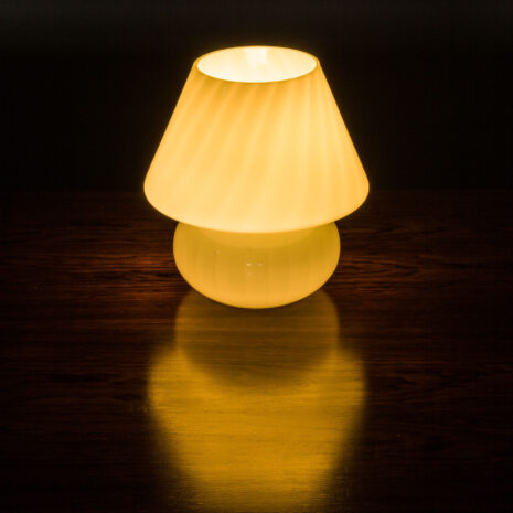 21221 Mała lampa Venini z grzybem Murano, Włochy-8 Small Venini mushroom Murano swirl lamp Italy scaled