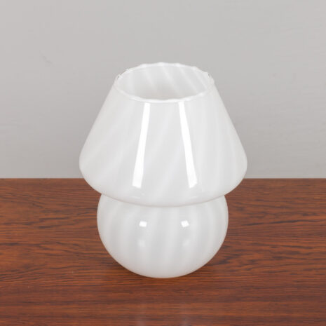 21223 Small Venini mushroom lamp with gentle swirl-2 Small Venini mushroom lamp with gentle swirl scaled