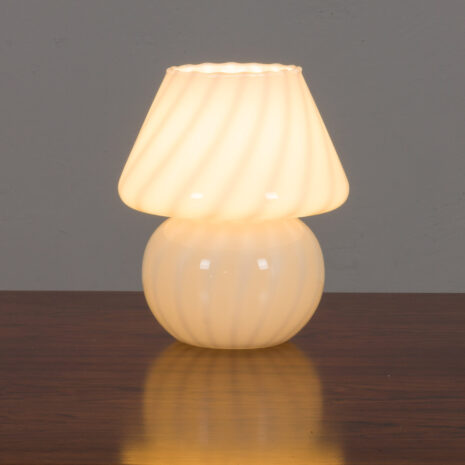 21223 Small Venini mushroom lamp with gentle swirl-5 Small Venini mushroom lamp with gentle swirl scaled