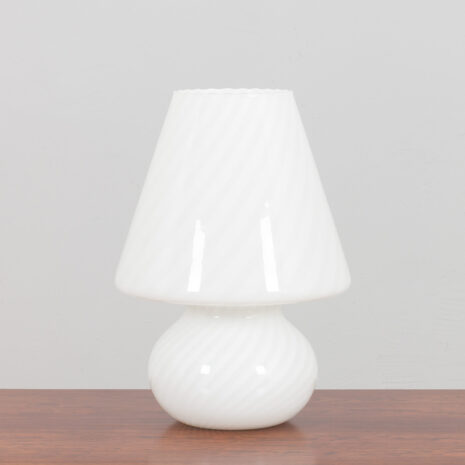 21225 Lampa stołowa Big Mushroom Venini, wirowe szkło Murano, Włochy 1960s-2 Duża lampa stołowa Mushroom Venini ze szkła murano, Włochy, skala