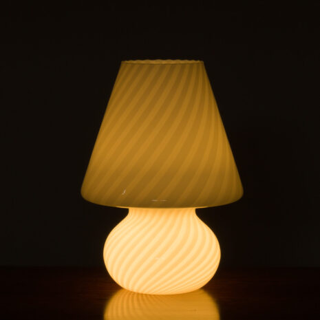 21225 Lampa stołowa Big Mushroom Venini, wirowe szkło Murano, Włochy 1960s-4 Duża lampa stołowa Mushroom Venini ze szkła murano, Włochy, skala