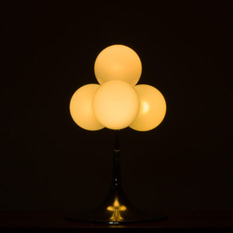 21227 Italian Space Age table lamp in chrome and opaline glass in style of Goffredo Reggiani-2 Italian Space Age table lamp in chrome and opaline glass in style of Goffredo Reggiani scaled