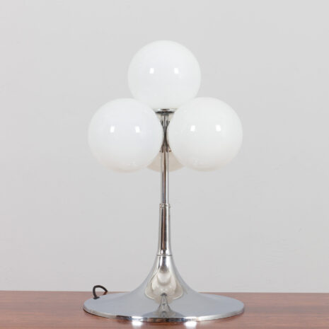 21227 Italian Space Age table lamp in chrome and opaline glass in style of Goffredo Reggiani-6 Italian Space Age table lamp in chrome and opaline glass in style of Goffredo Reggiani scaled