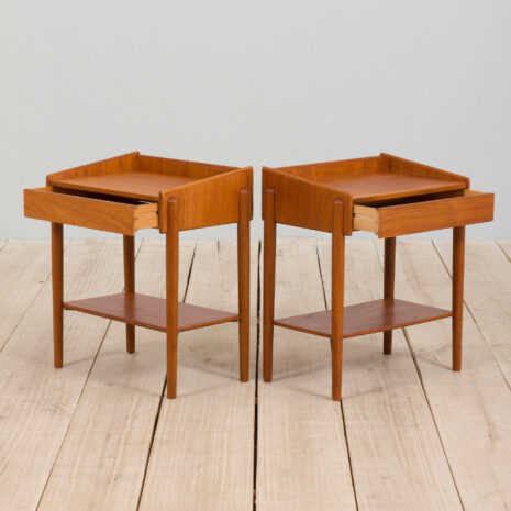21240 Pair of Borge Mogensen teak nightstands with a shelf and drawer-4 Pair of Borge Mogensen teak nightstands with a shelf and drawer scaled