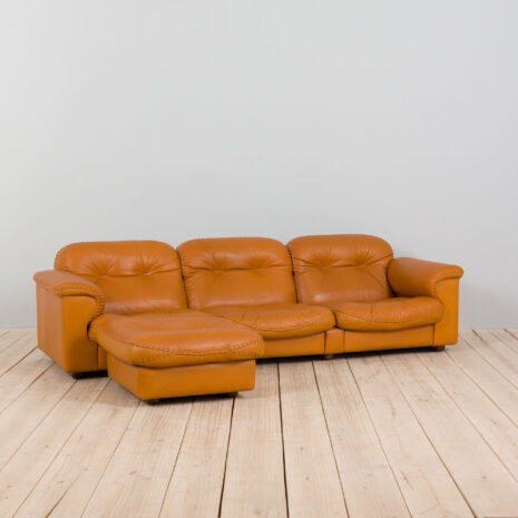 21256 De Sede ds101 rozkładana sofa z otomaną-3 De Sede ds reclining sofa with ottoman scaled